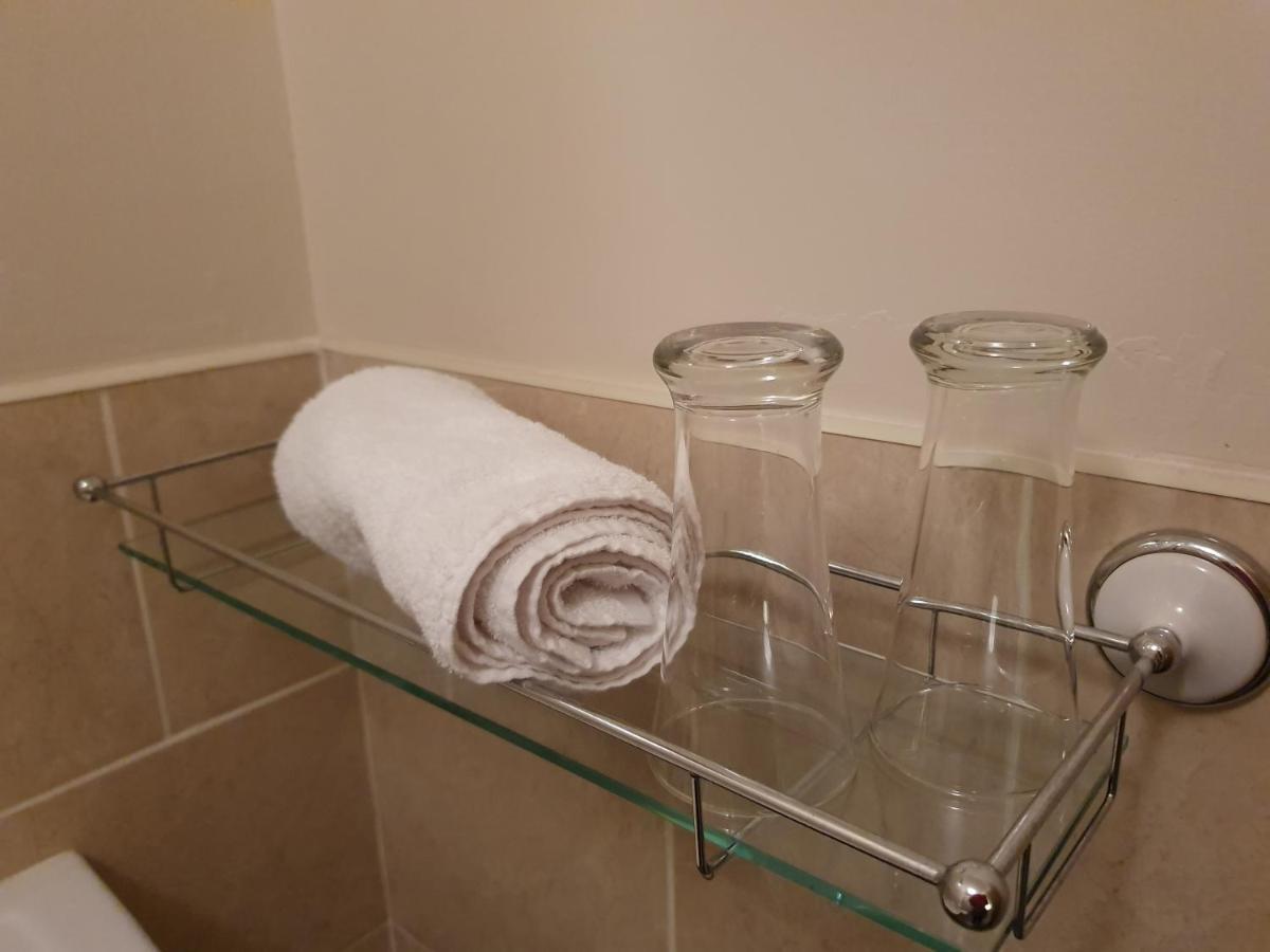 The Bowers Bar & Restaurant Hotel Ballinrobe Ngoại thất bức ảnh